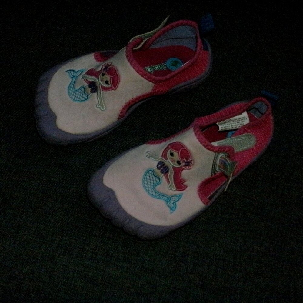 Newtz Beach Swim Water Shoes Pink & Purple with Mermaid Toddler size 9/10